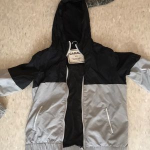 Garage windbreaker